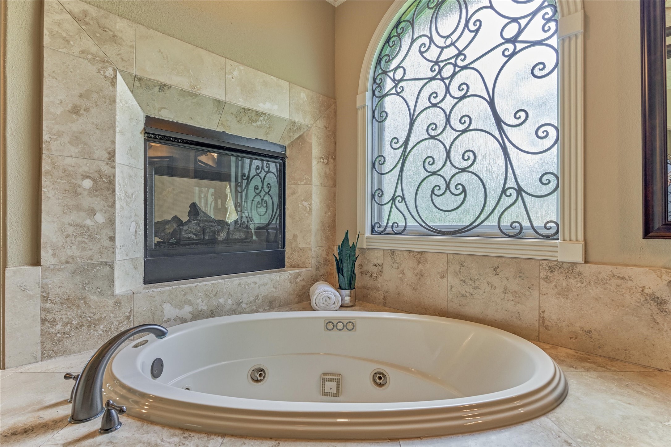 7806 Bent Green Lane Spring, TX 77389 - Photo 19 of 50 a bathroom with a bathtub and shower