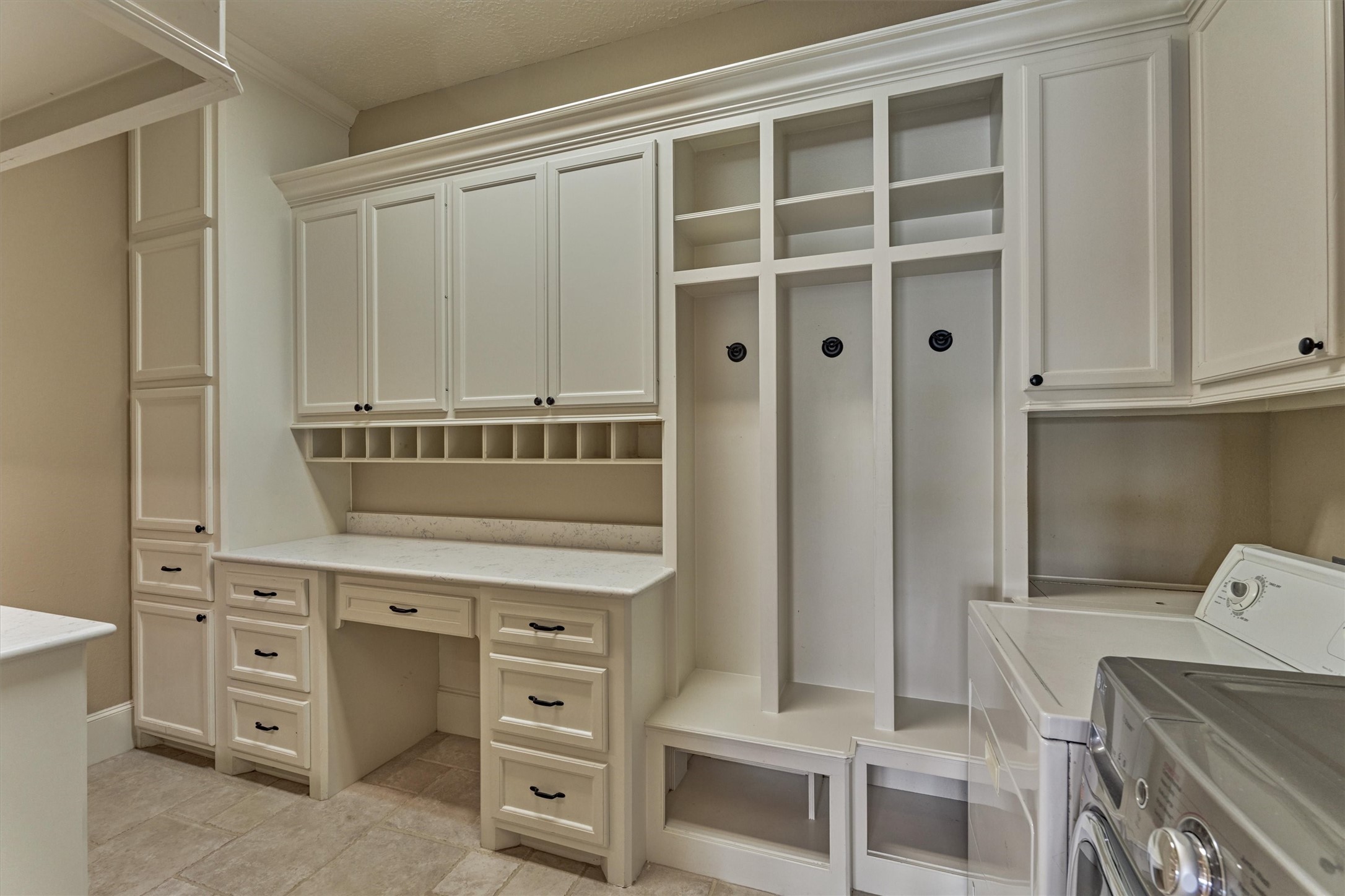 7806 Bent Green Lane Spring, TX 77389 - Photo 38 of 50 a kitchen with cabinets and window
