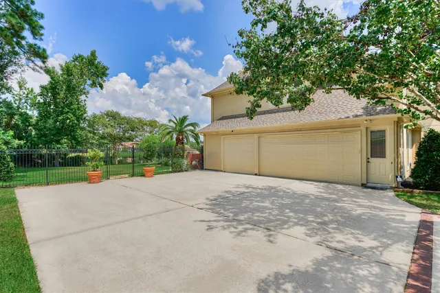 $1,395,000 | 7806 Bent Green Lane, Spring, TX 77389