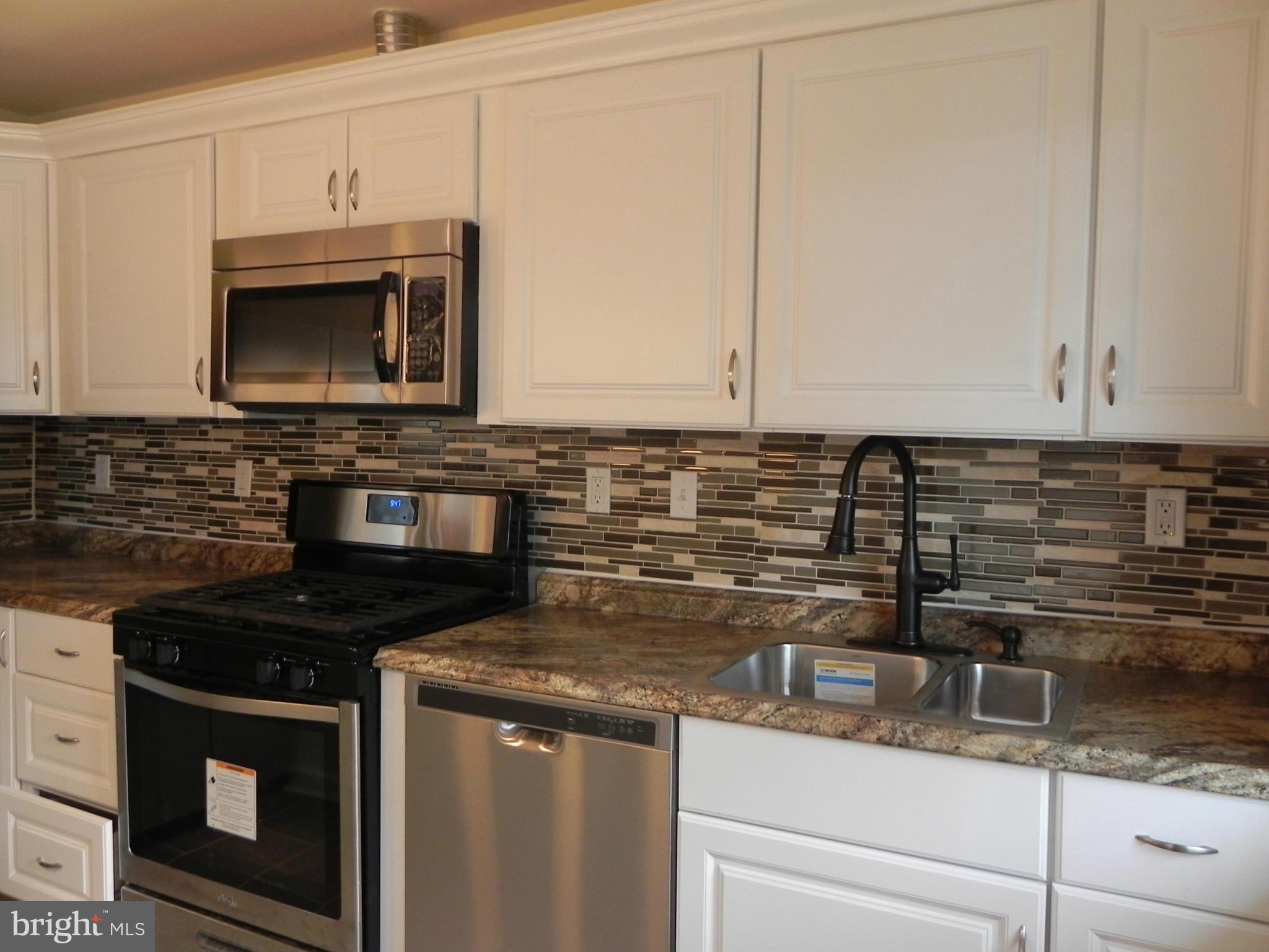 7851 Burnside Road Landover, MD 20785 - Photo 4 of 21 Interior (General)