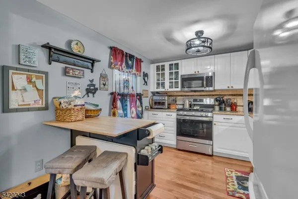 a view of a kitchen area