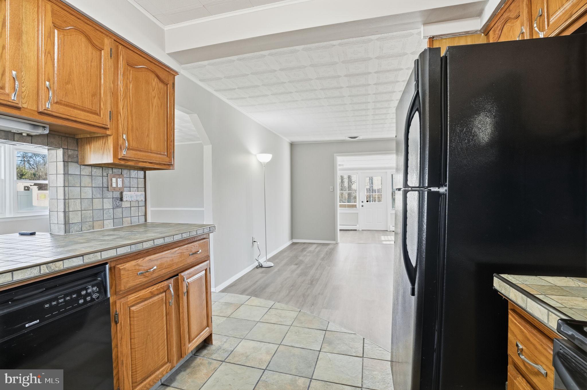 118 Wildflower Road Levittown, PA 19057 - Photo 16 of 35 Gallery Image 16