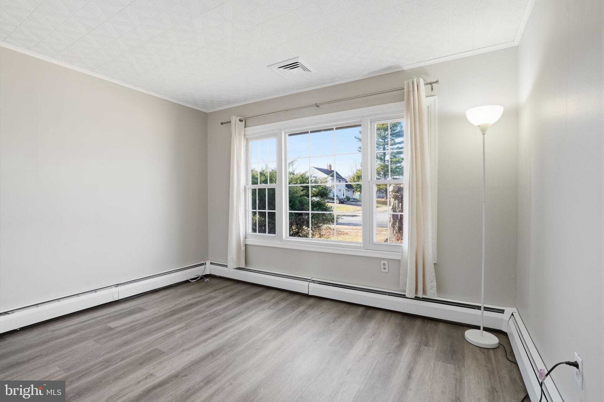 118 Wildflower Road Levittown, PA 19057 - Photo 28 of 35 Gallery Image 28