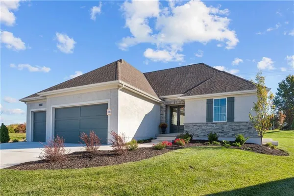 $999,900 | 10303 West 151st Terrace, Overland Park, KS 66221