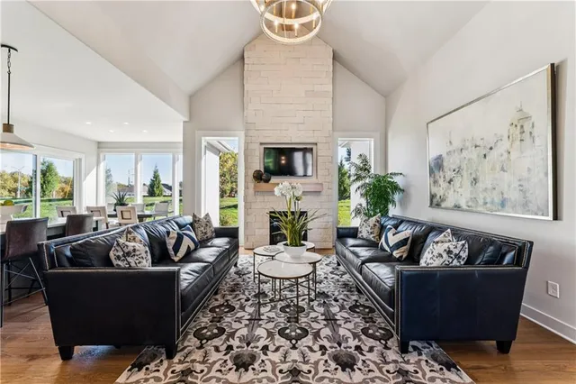 $999,900 | 10303 West 151st Terrace, Overland Park, KS 66221