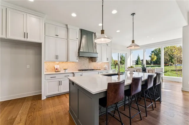 $999,900 | 10303 West 151st Terrace, Overland Park, KS 66221