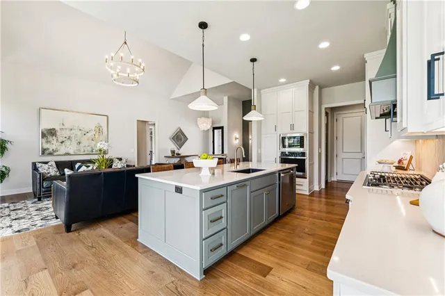 $999,900 | 10303 West 151st Terrace, Overland Park, KS 66221