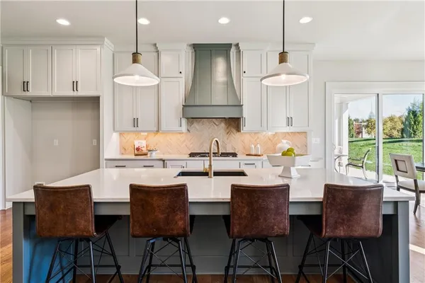 $999,900 | 10303 West 151st Terrace, Overland Park, KS 66221
