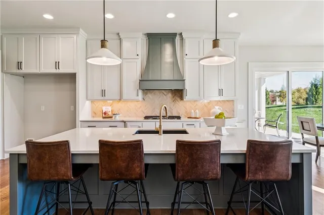 $999,900 | 10303 West 151st Terrace, Overland Park, KS 66221