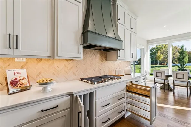 $999,900 | 10303 West 151st Terrace, Overland Park, KS 66221