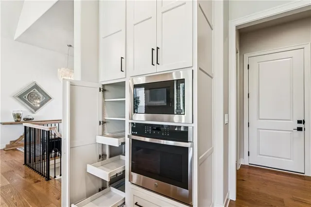 $999,900 | 10303 West 151st Terrace, Overland Park, KS 66221