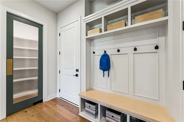 $999,900 | 10303 West 151st Terrace, Overland Park, KS 66221