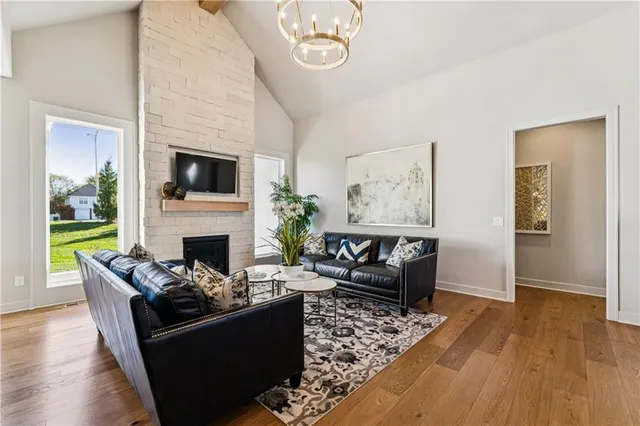 $999,900 | 10303 West 151st Terrace, Overland Park, KS 66221