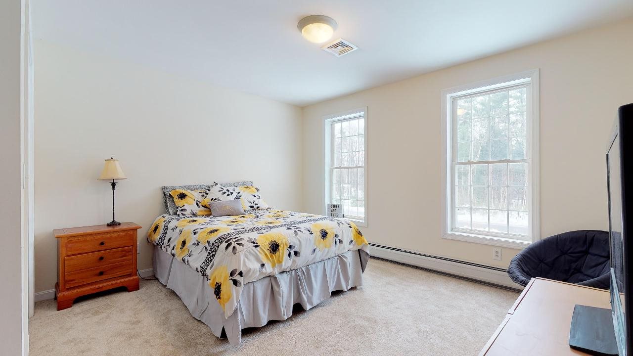 140 Crawford Road Chester, NH 03036 - Photo 23 of 35