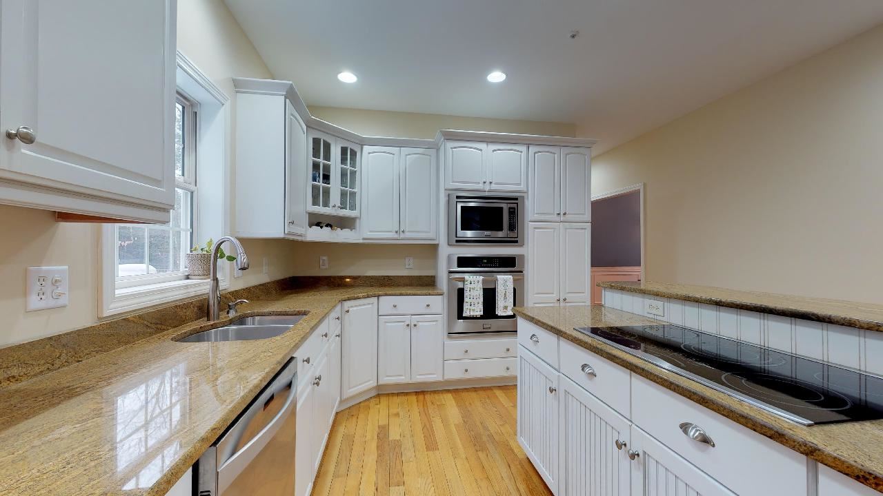 140 Crawford Road Chester, NH 03036 - Photo 4 of 35