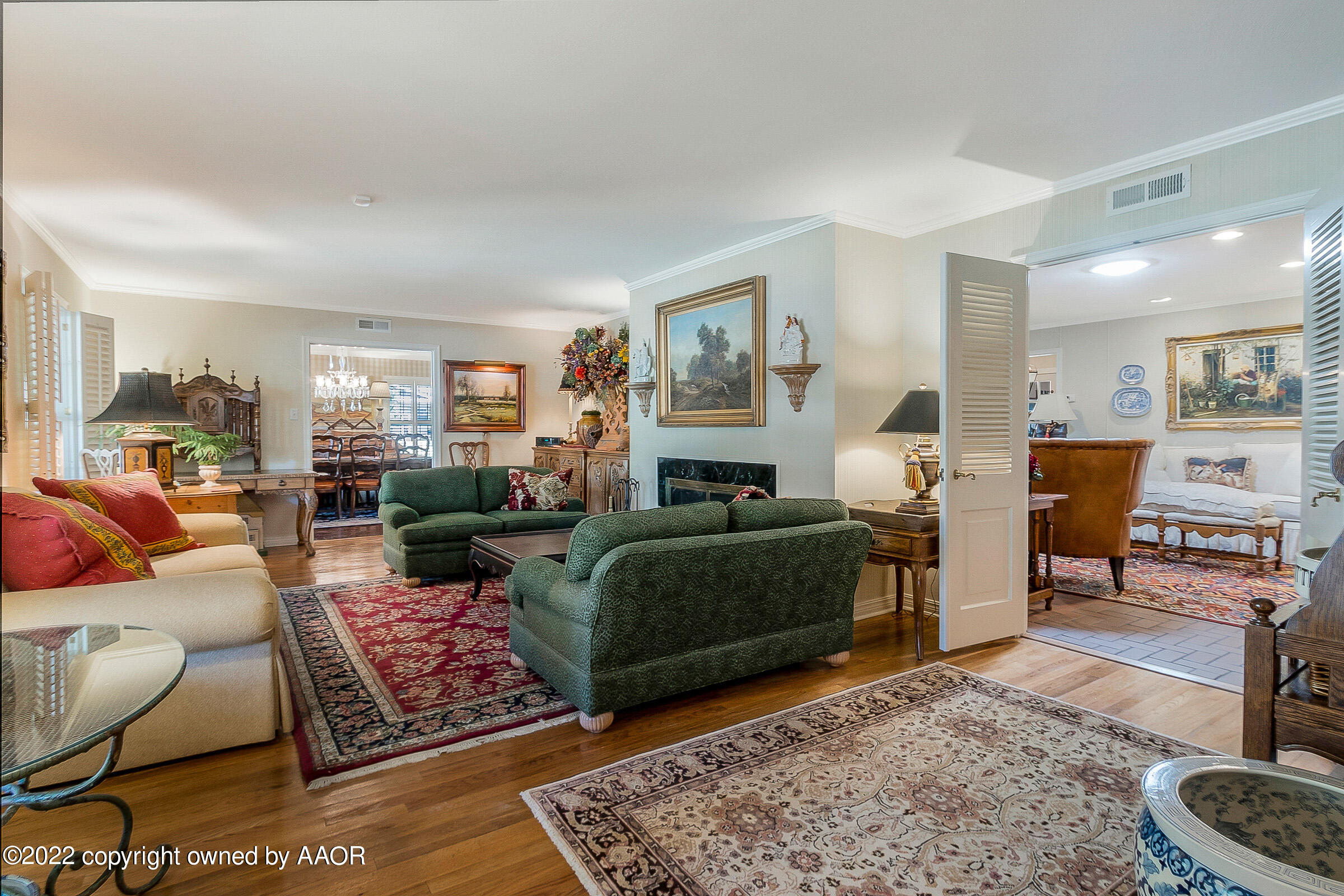 1601 South Austin Street Amarillo, TX 79102 - Photo 7 of 46 a living room with furniture a rug and a window
