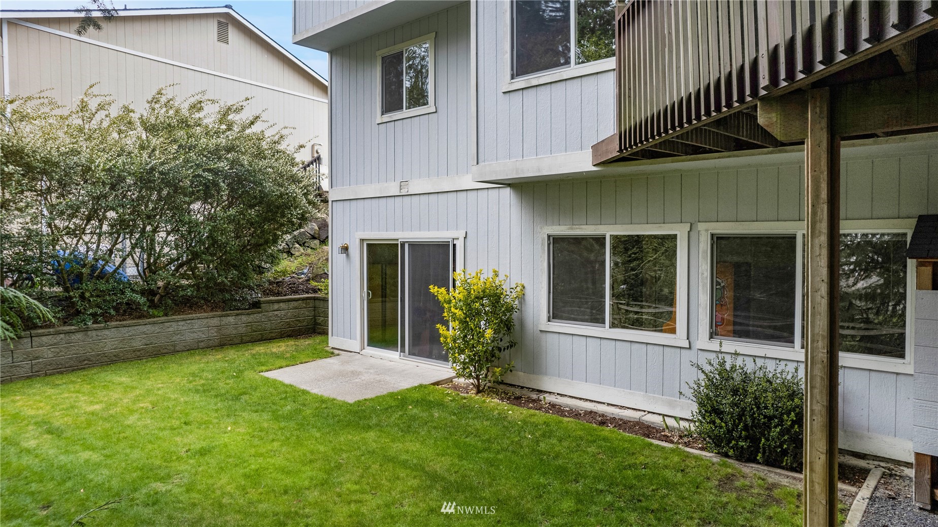 15 73rd Street Southwest Everett, WA 98203 - Photo 3 of 37 front view of a house with a yard