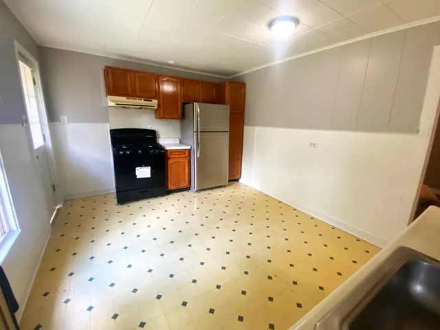 $15,600 | 1140 Vestal Avenue, Unit 1 SOUTH, Binghamton, NY 13903