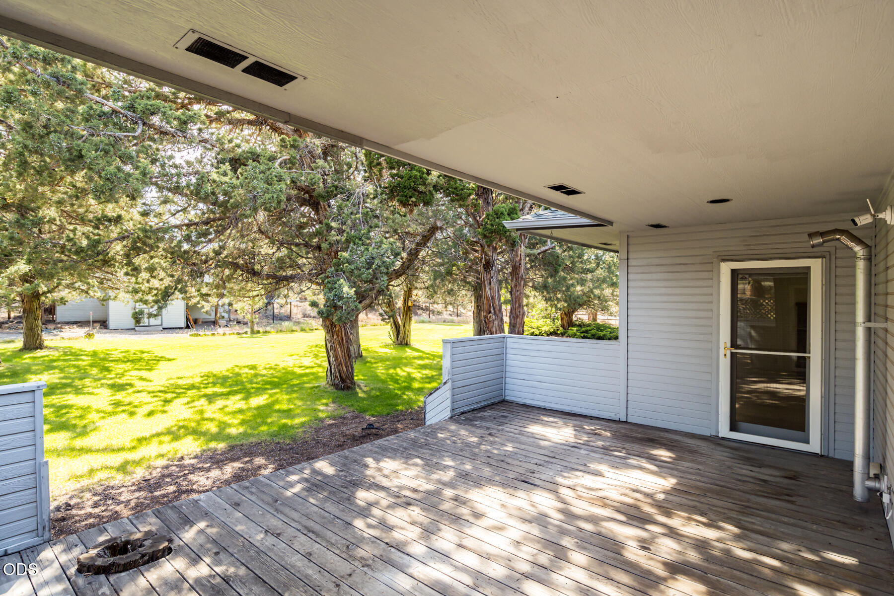 64507 McGrath Road Bend, OR 97701 - Photo 35 of 56
