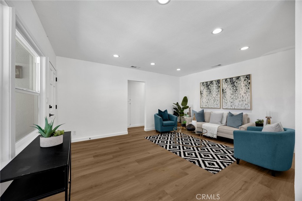 6112 Freckles Road Lakewood, CA 90713 - Photo 6 of 46