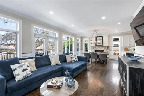 $2,299,000 | 1148 Isabella Street, Wilmette, IL 60091
