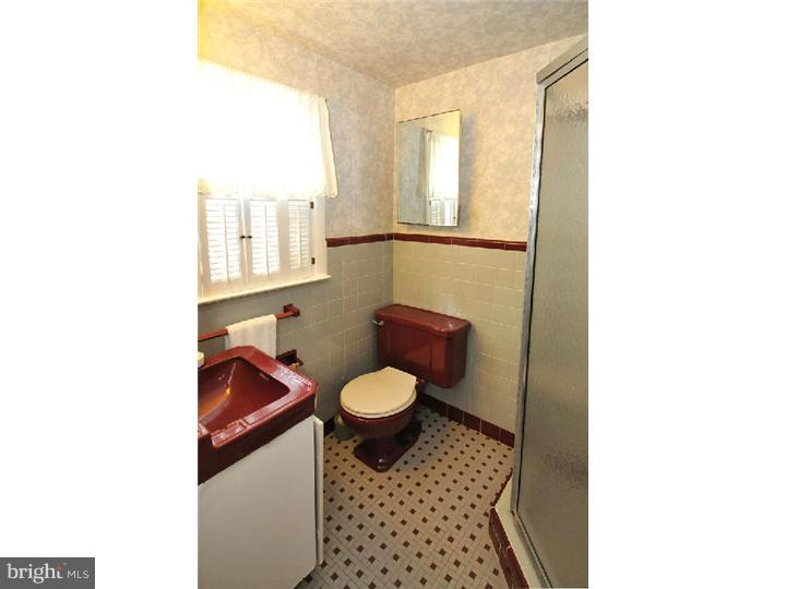 518 Pinetree Road Jenkintown, PA 19046 - Photo 11 of 19 Master Bathroom