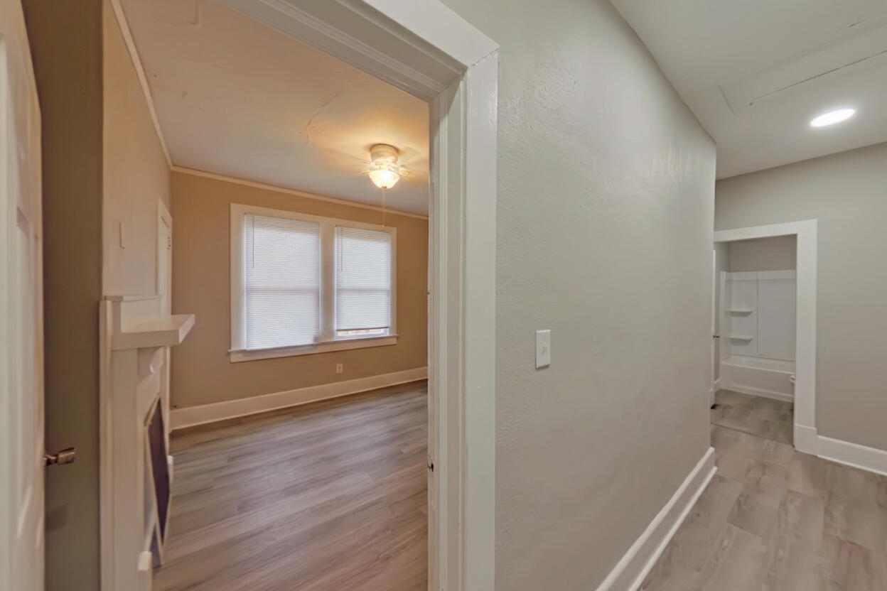 2415 Wrightsboro Road Augusta, GA 30904 - Photo 10 of 27 Unit 1 Hallway