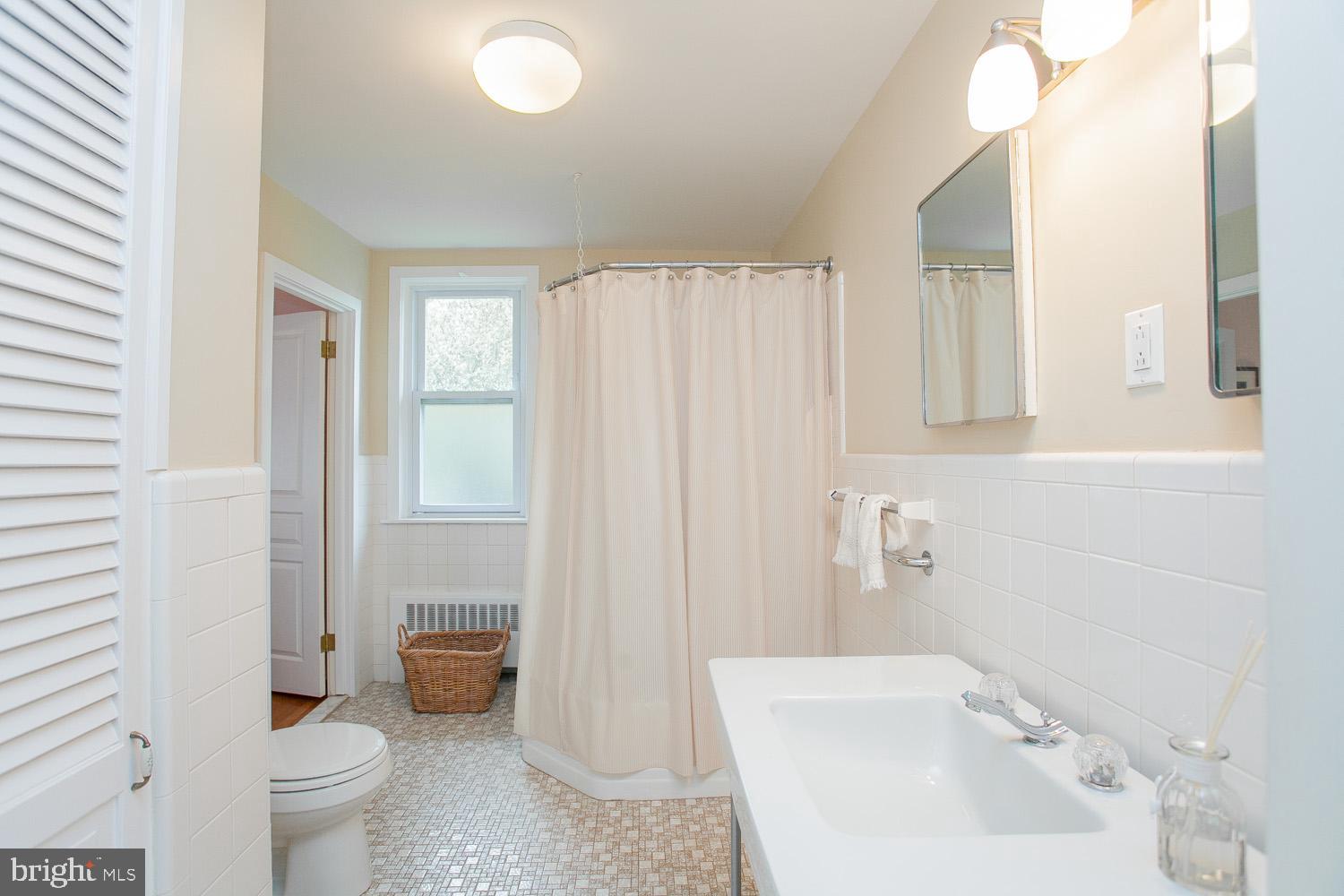1436 Huntingdon Road Abington, PA 19001 - Photo 15 of 20