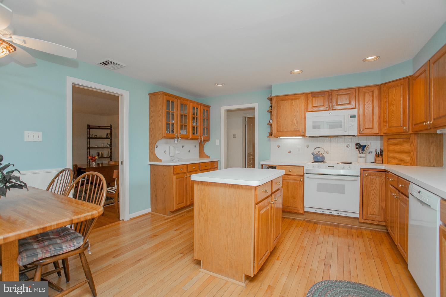 1436 Huntingdon Road Abington, PA 19001 - Photo 8 of 20