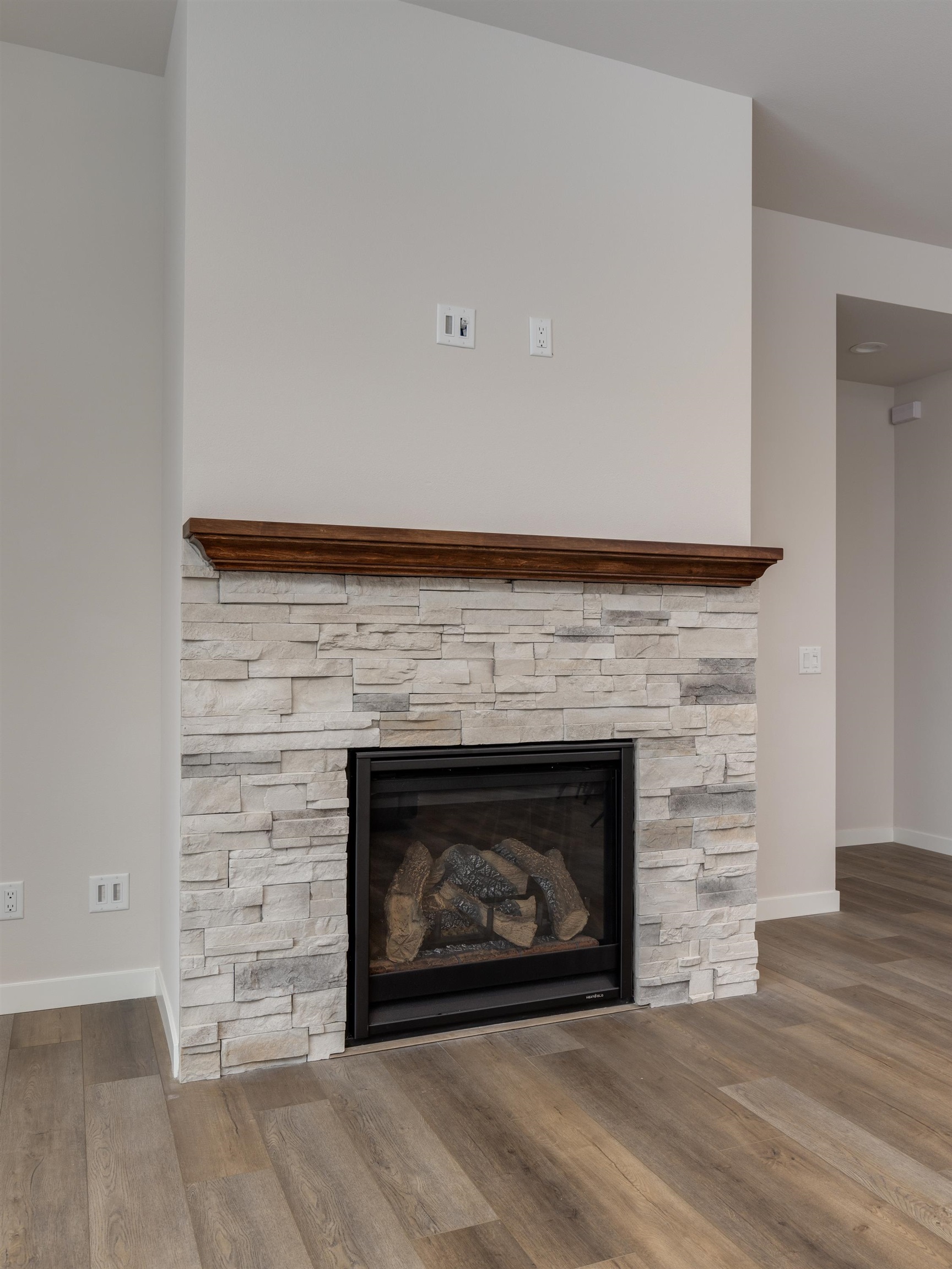 445 Foxfield Road Oregon, WI 53575 - Photo 9 of 28