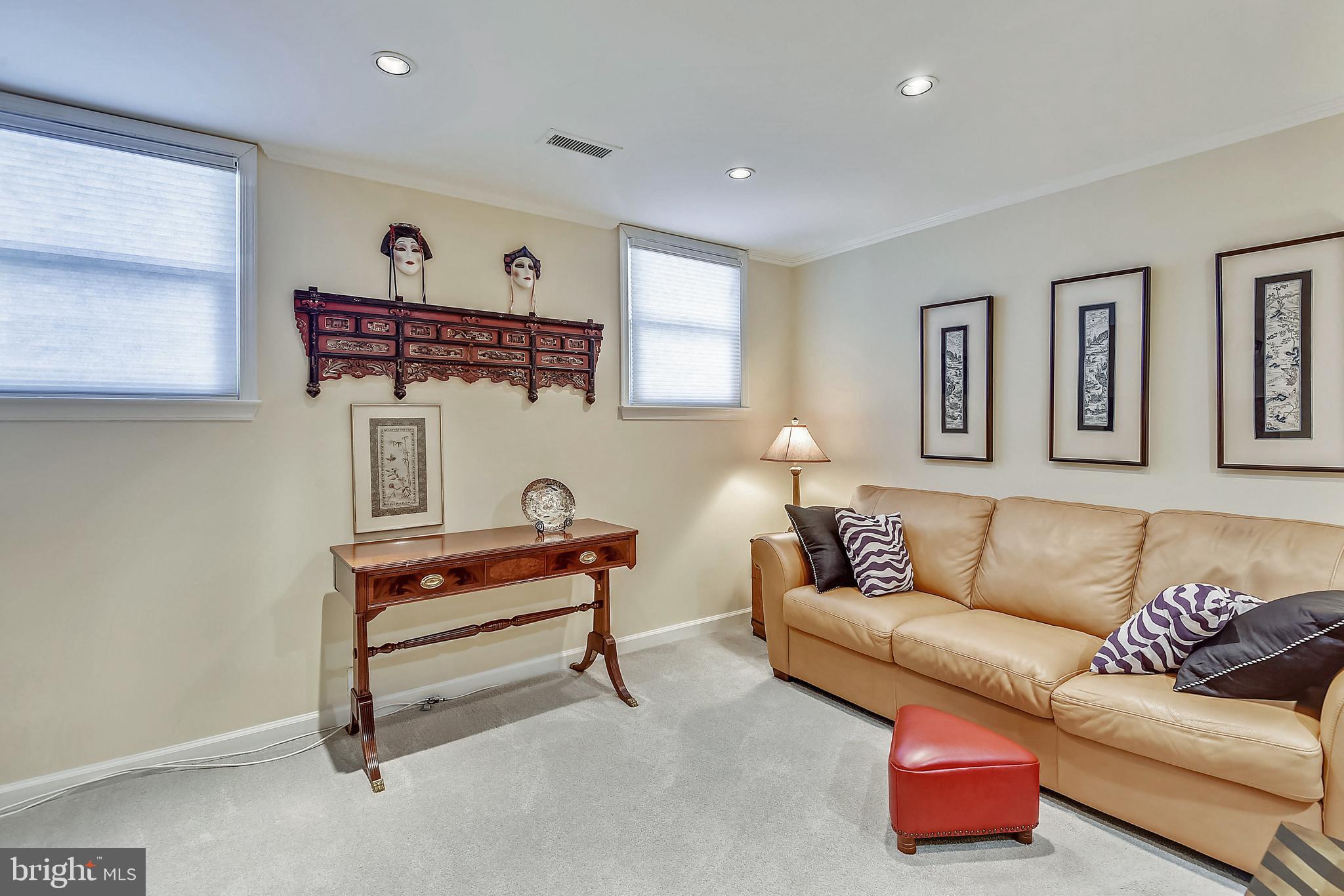 2871 Hideaway Road Fairfax, VA 22031 - Photo 51 of 75 Sitting room to watch TV