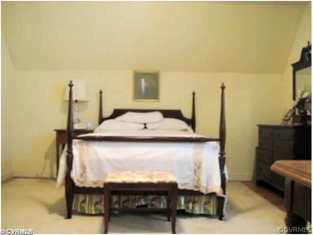 Master Bedroom - Wood floors, 2 lare closets.