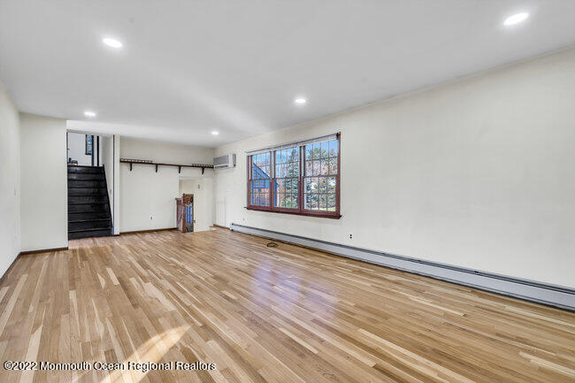 11 Charleston Spring Road Millstone Township, NJ 08510 - Photo 22 of 49 Expansive Living Room