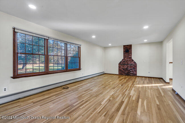 11 Charleston Spring Road Millstone Township, NJ 08510 - Photo 23 of 49 Expansive Living Room