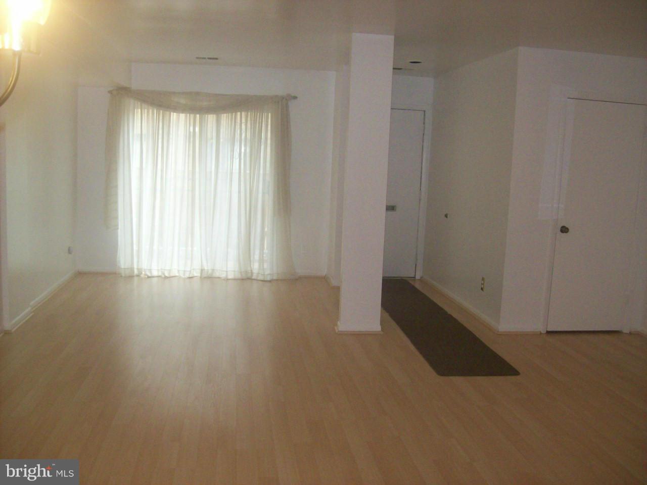 3137 Berry Road Northeast, Unit 17 Washington, DC 20018 - Photo 7 of 9 Living Room