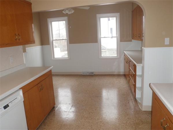 44 Scrimgeour Road Worcester, MA 01606 - Photo 4 of 15 Gallery Image 4