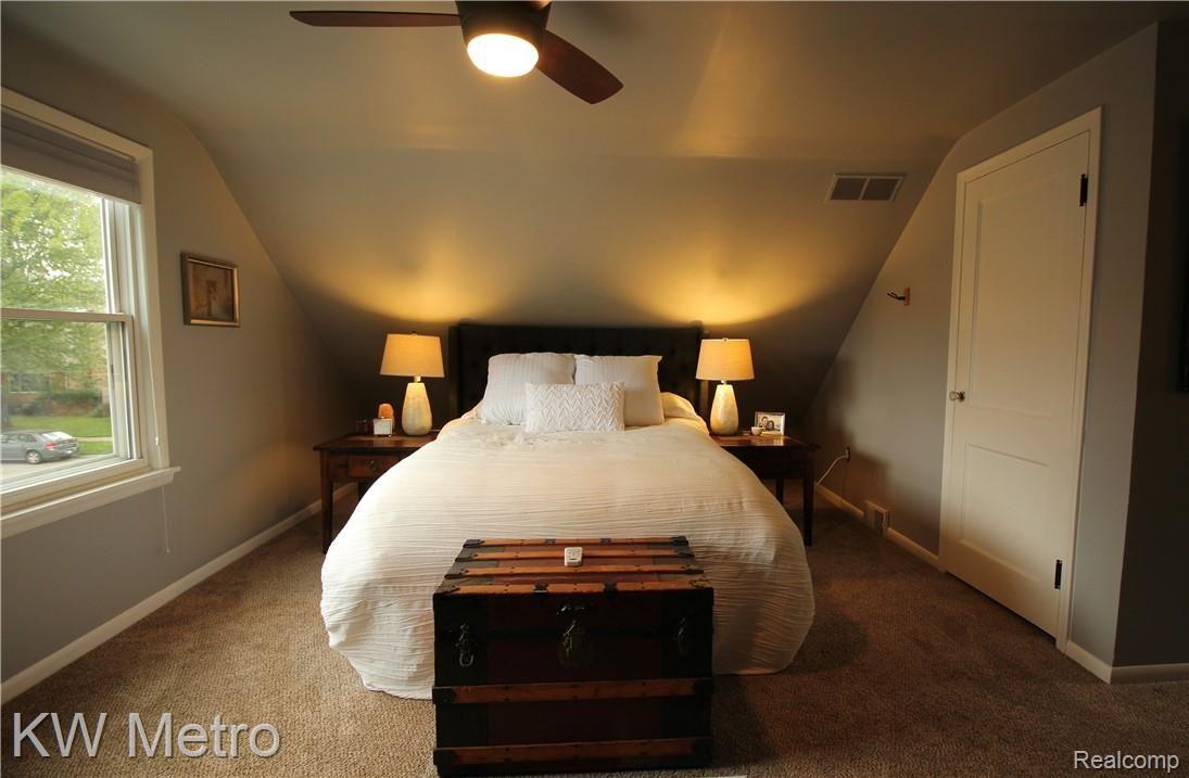 3170 Wakefield Road Berkley, MI 48072 - Photo 20 of 29 IMG_9780.jpg