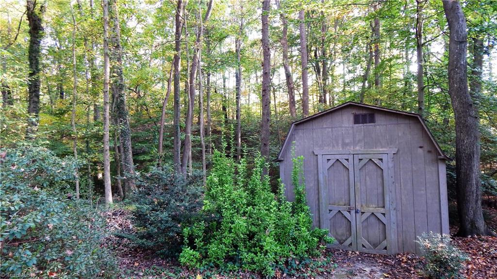 3102 Rolling Road High Point, NC 27265 - Photo 28 of 30