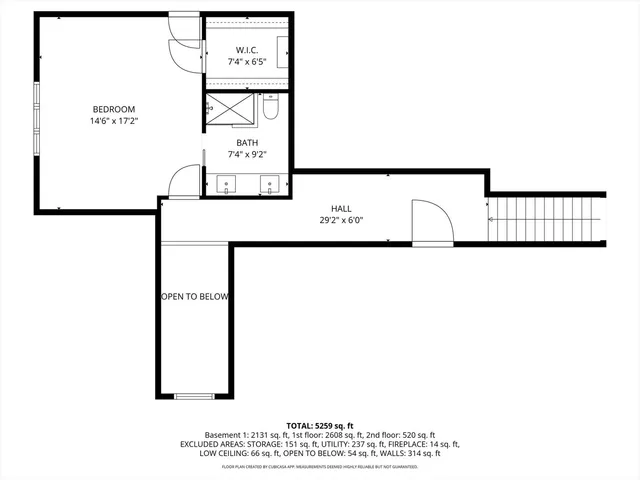 a view of entryway with workspace