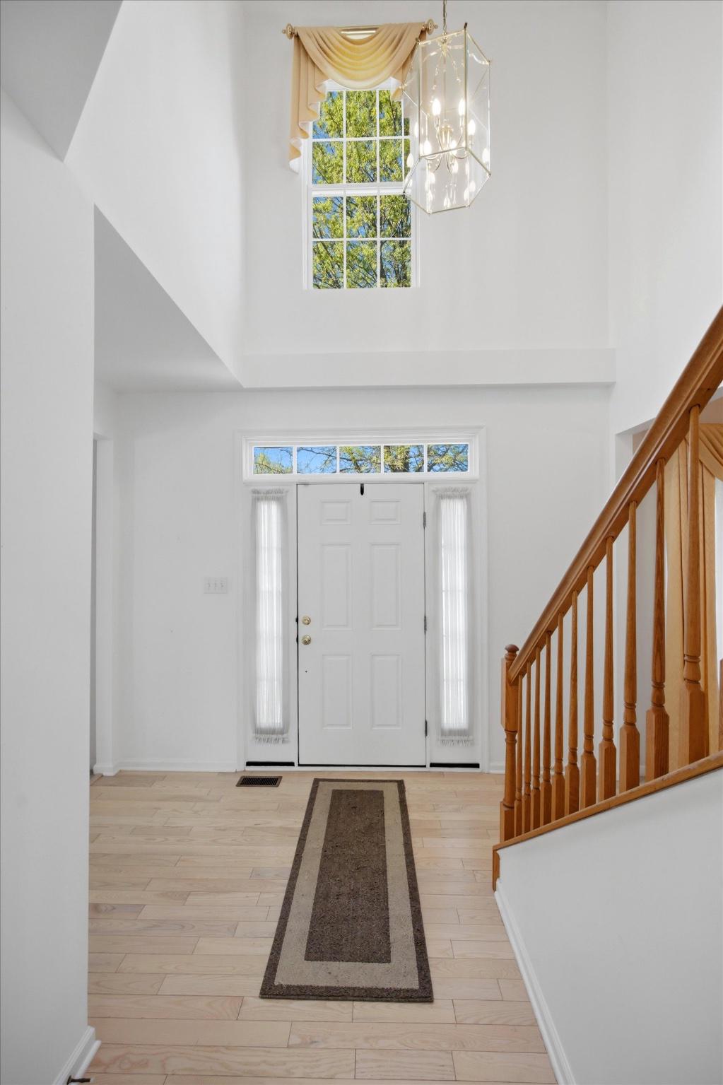 2012 Stony Creek Road Lansdale, PA 19446 - Photo 13 of 32 Two story foyer