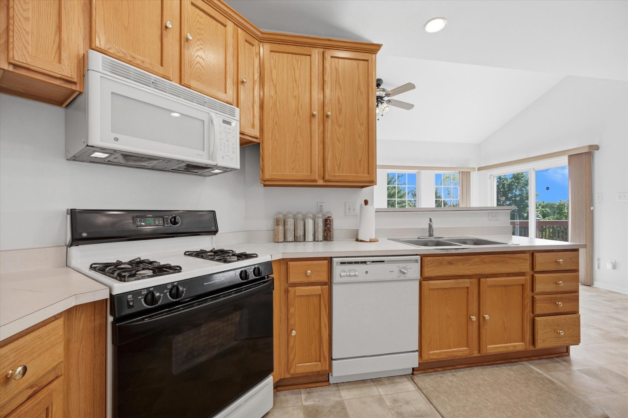 2012 Stony Creek Road Lansdale, PA 19446 - Photo 5 of 32 Kitchen