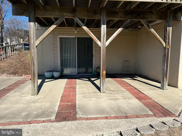 a view of a garage