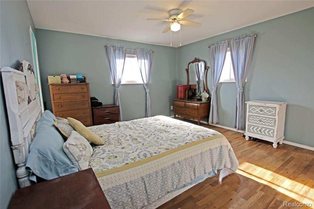 9488 Hegel Road Goodrich, MI 48438 - Photo 21 of 42 21) Bedroom 2.jpg