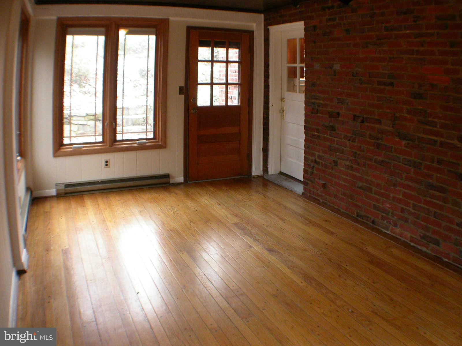 10 Parkside Road Silver Spring, MD 20910 - Photo 12 of 28 Sunroom