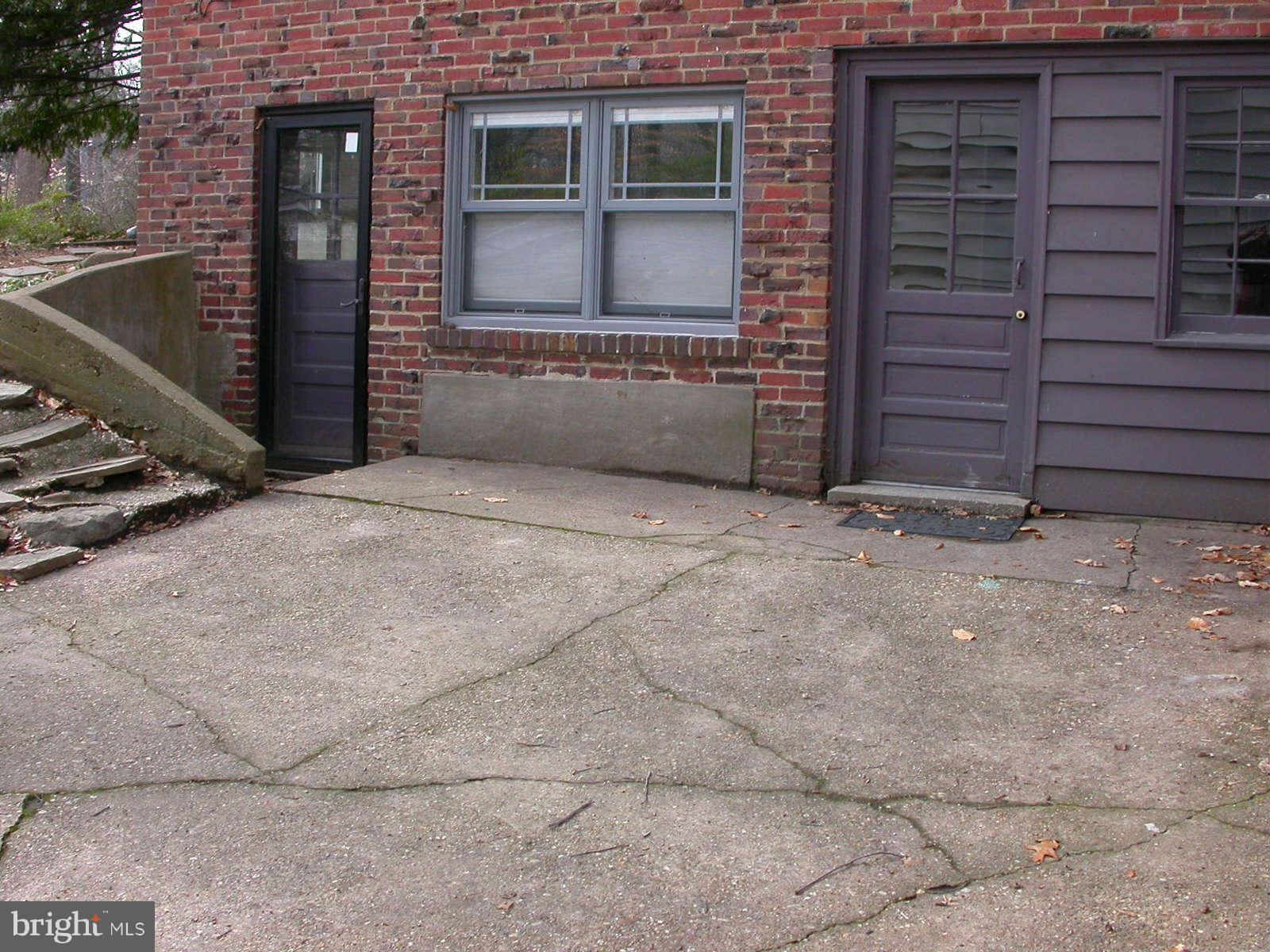 10 Parkside Road Silver Spring, MD 20910 - Photo 22 of 28 Side Patio