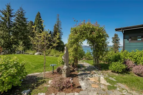 $1,899,000 | 5442 Goldfinch Way, Blaine, WA 98230