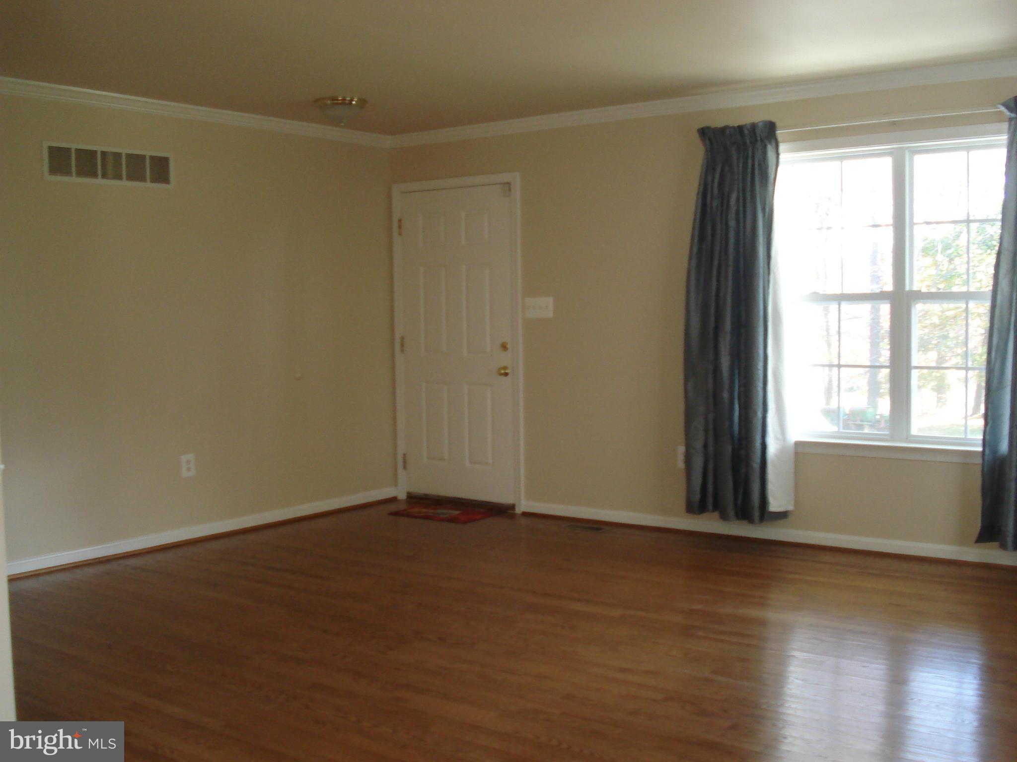 14199 Ridenour Road Smithsburg, MD 21783 - Photo 2 of 30 Living Room