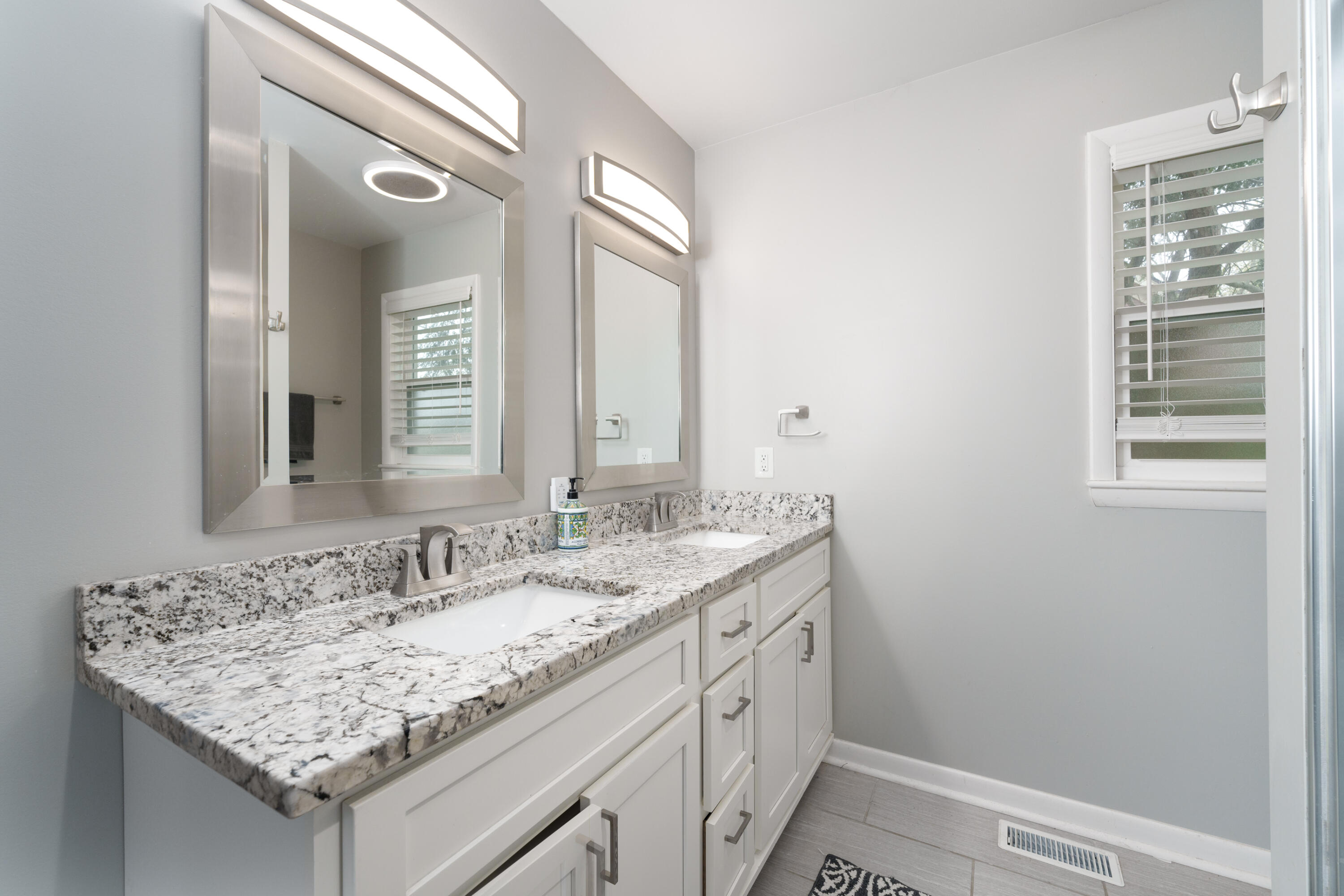 1420 Pine Meadow Road Lexington, KY 40504 - Photo 10 of 22 Pine Meadow-23