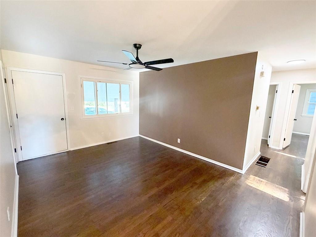 4016 South Spring Street Independence, MO 64055 - Photo 12 of 52 Gallery Image 12
