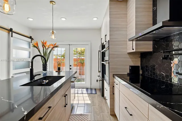 $8,000 | 1363 Biarritz Drive, Miami Beach, FL 33141